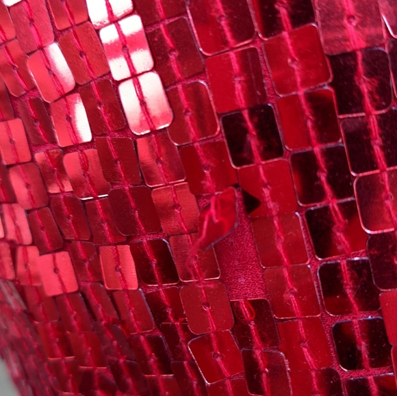 GORGEOUS RED SEQUIN PARTY TOP - Picture 5 of 9